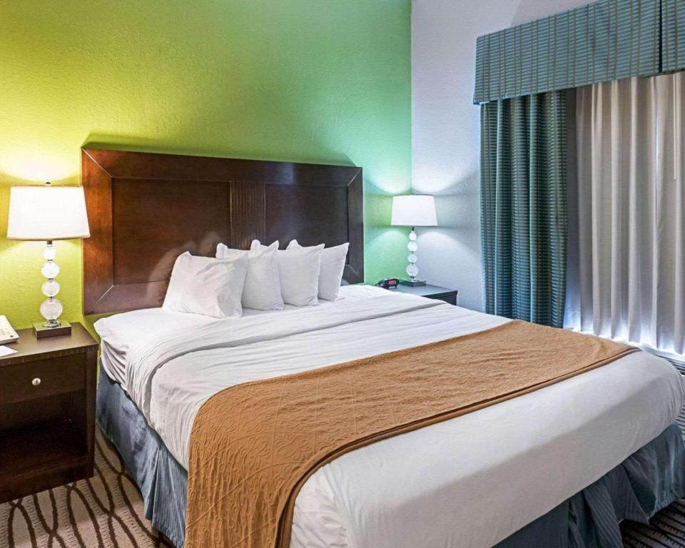 Quality Suites Sulphur Luaran gambar
