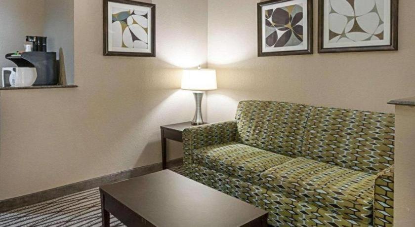 Quality Suites Sulphur Luaran gambar