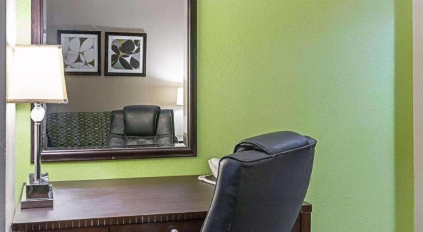 Quality Suites Sulphur Luaran gambar