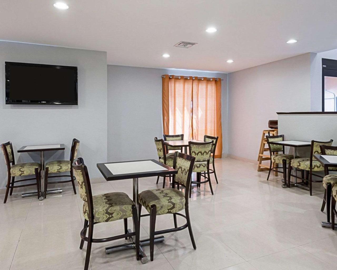 Quality Suites Sulphur Luaran gambar