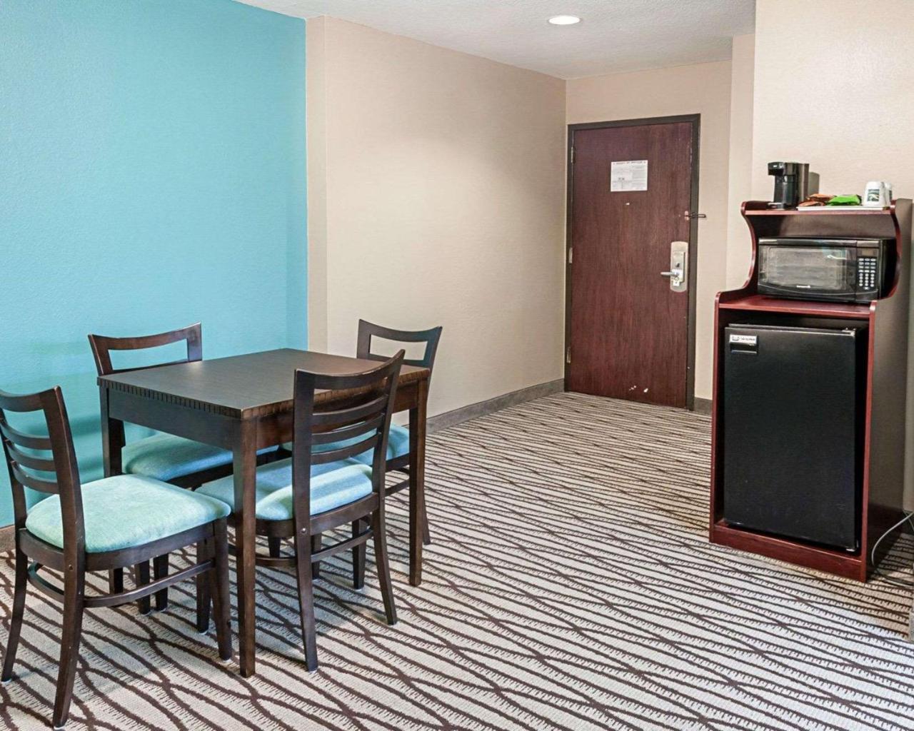 Quality Suites Sulphur Luaran gambar